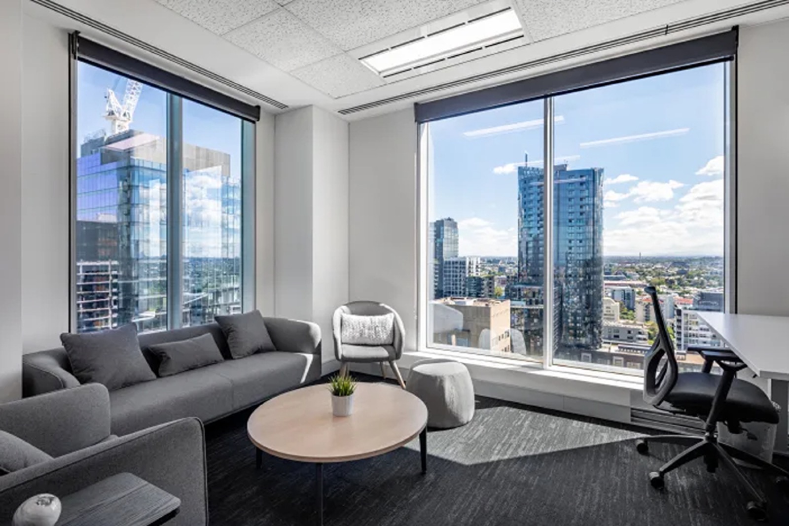 Rent office 9155 S Dadeland Blvd — photo 1