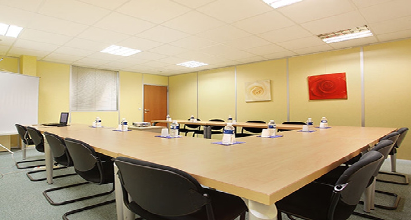 Pusat perniagaan 196 C rue du Rocher de Lorzier_6-6 Sewa pejabat 196 C rue du Rocher de Lorzier_6-6