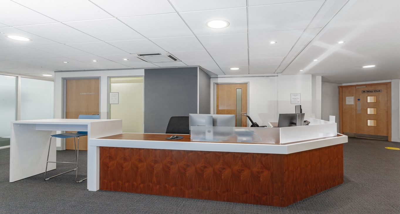 Rent office 1 Victoria Square — photo 2