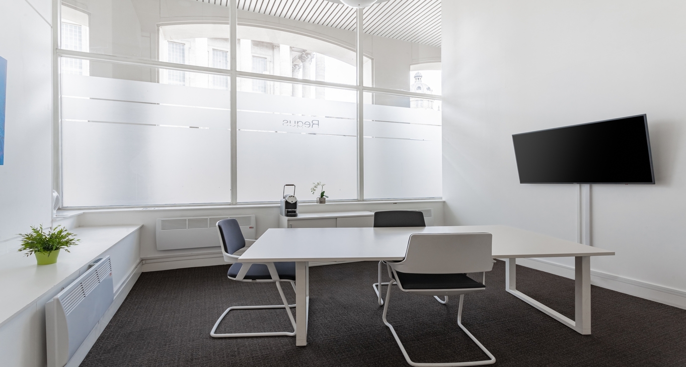 Rent office 1 Victoria Square — photo 6