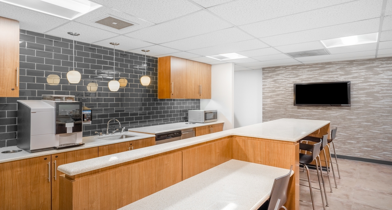 Sewa pejabat 200 Broadhollow Road_4-4