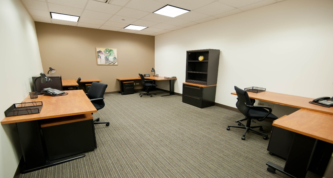 200 South Wacker Drive, 200 South Wacker Drive, Chicago, IL 60606 — office space for rent, photo 1