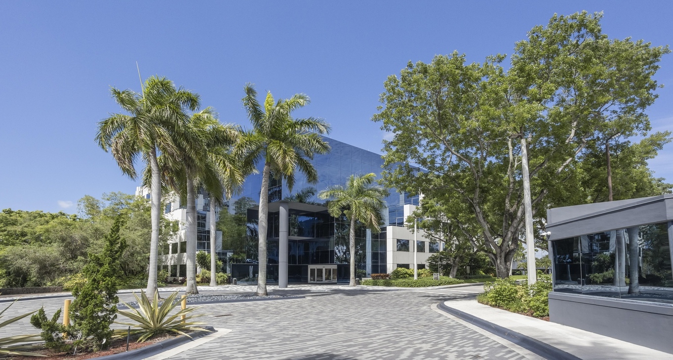 Bureaux à louer 20801 Biscayne Boulevard_9-9