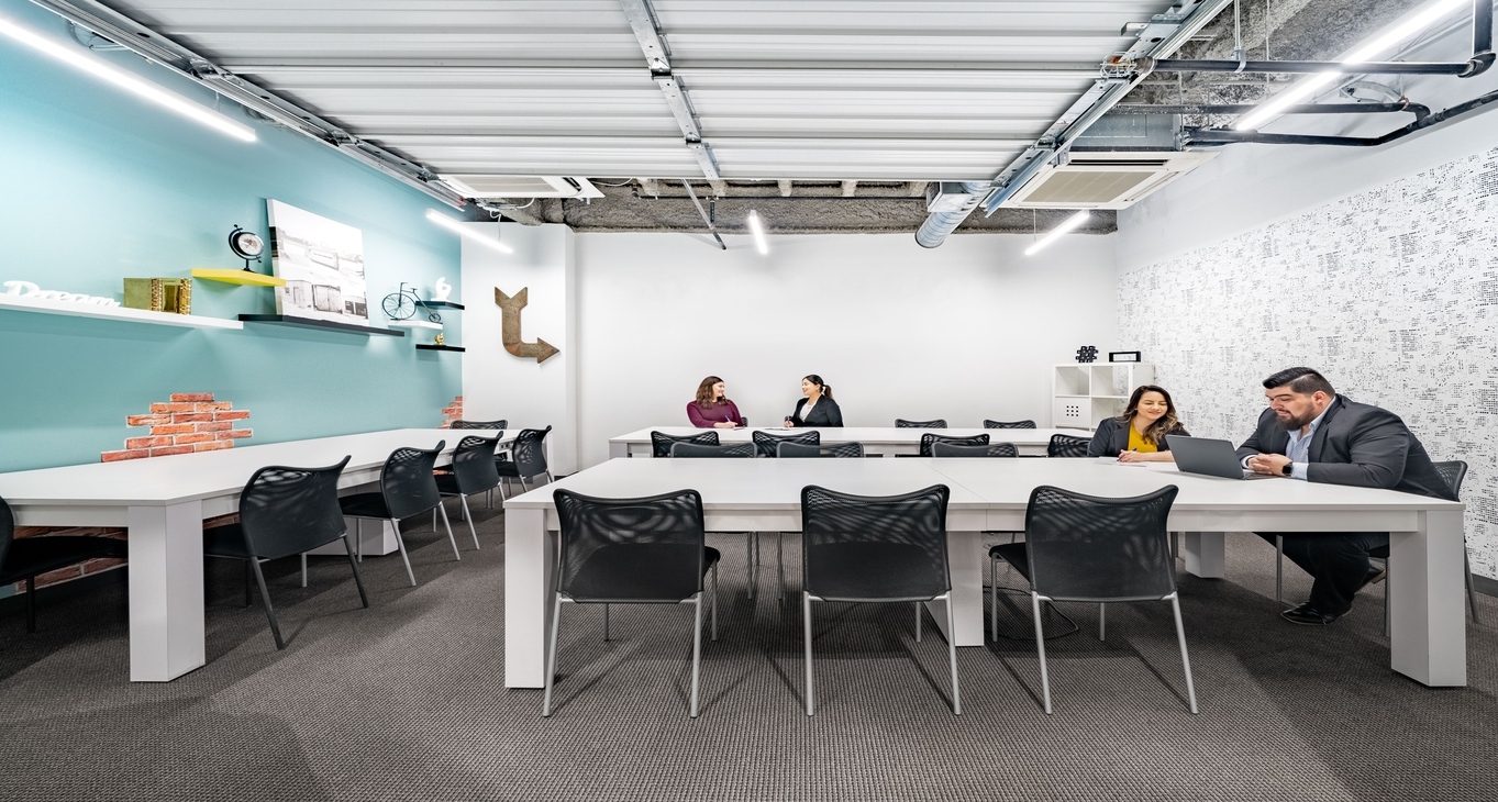 2100 West Loop South, 2100 West Loop South, Houston, TX 77027 — office space for rent, photo 1