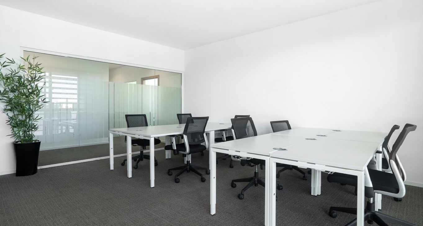 221 N. Kansas Street, Suite 700_2 iş merkezi-13 Kiralık Ofis - 221 N. Kansas Street, Suite 700_2-13