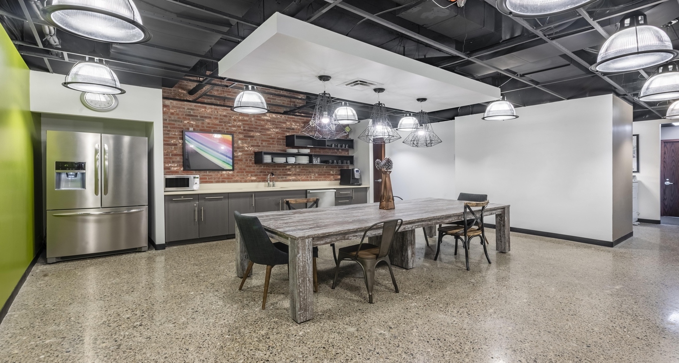 Affitto uffici 2233 Argentia Road_1-1