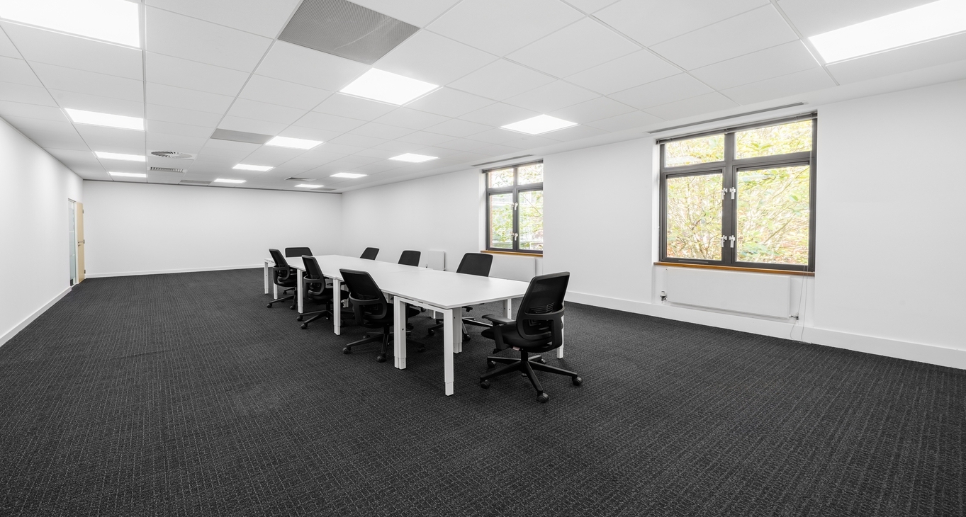 Rent office 26 Kings Hill Avenue — photo 6