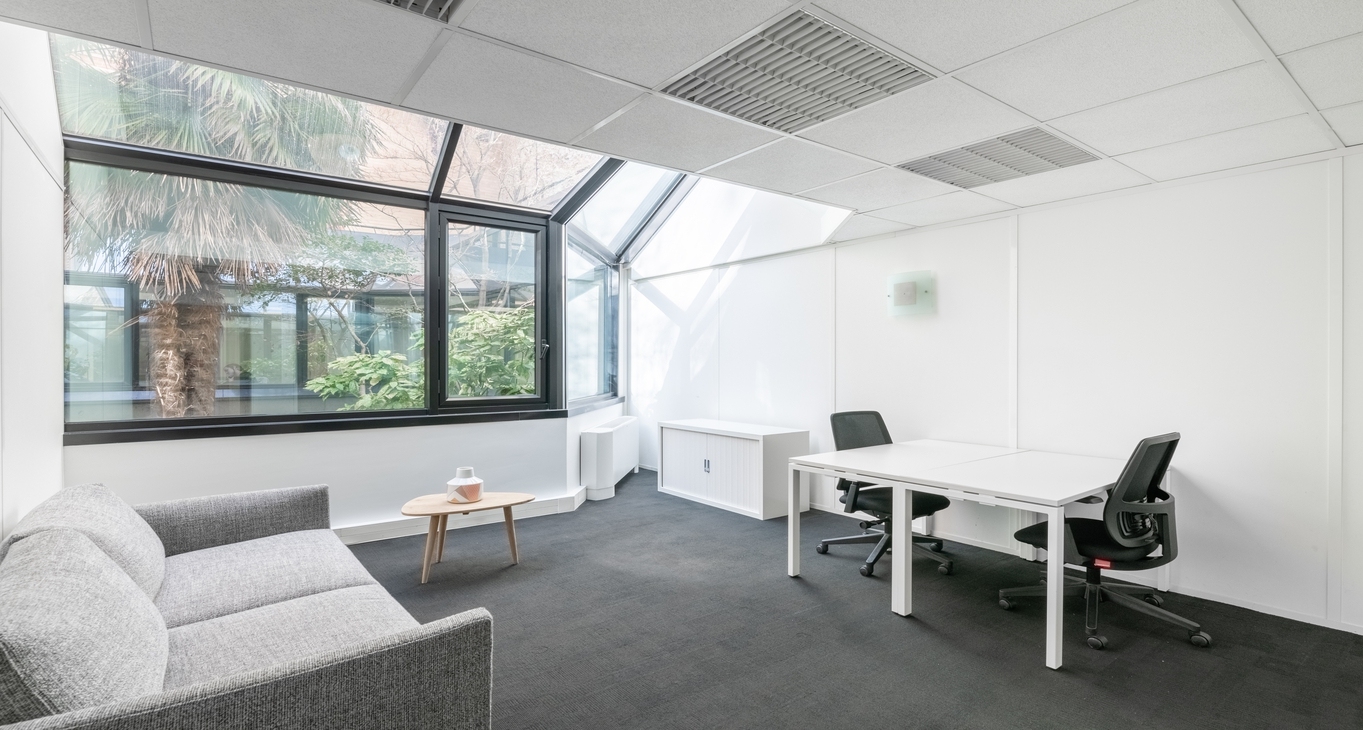 Rent office 28 Rue de l'Amiral Hamelin_1-1