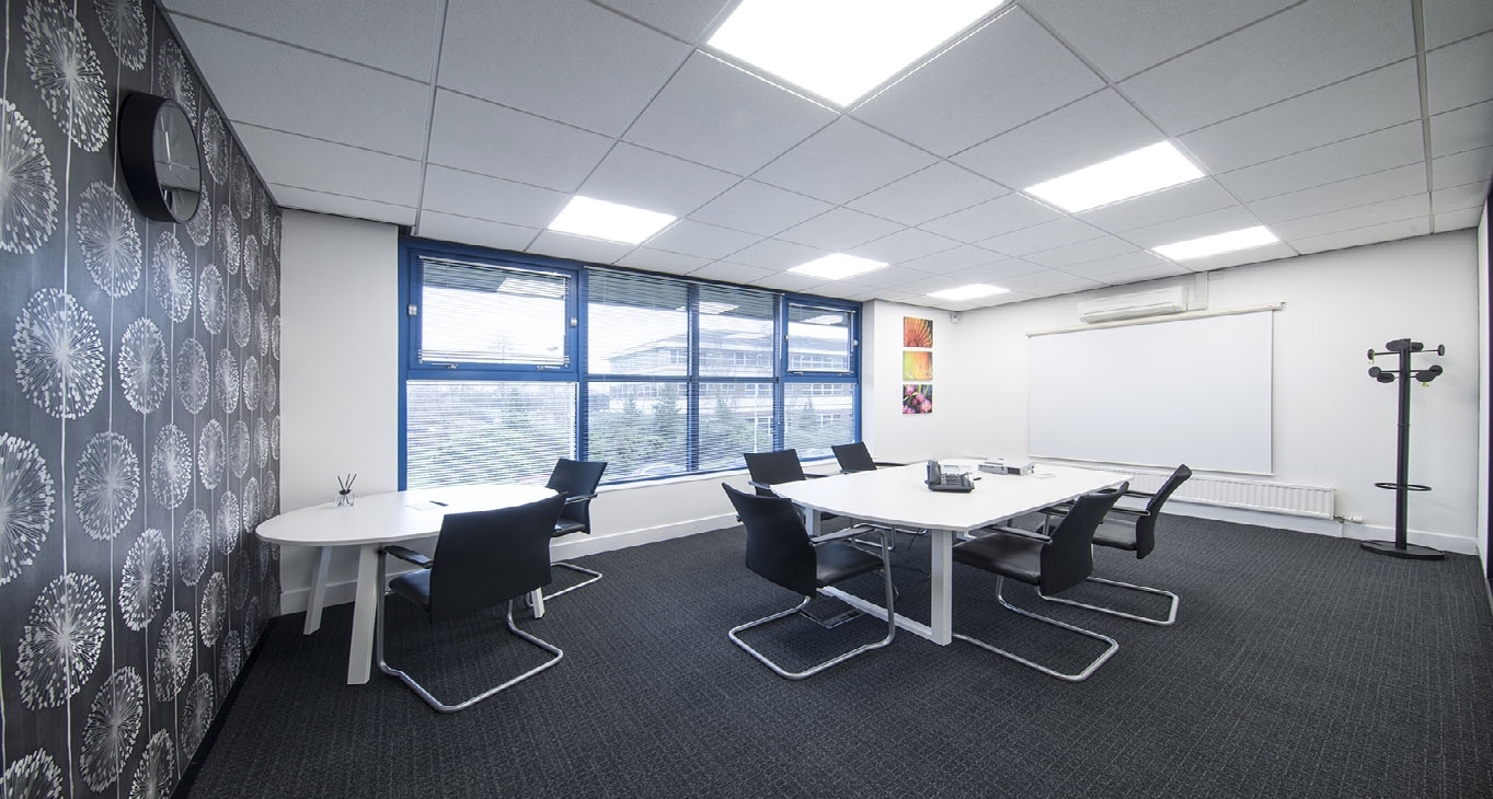 Rent office 2 Falcon Gate, Shire Park — photo 10