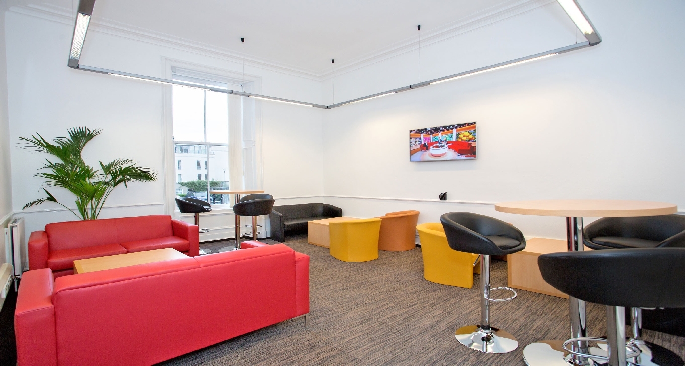 2 & 7 Queen’s Gardens — serviced offices & coworking in Aberdeen Rent office 2 & 7 Queen’s Gardens — photo 7