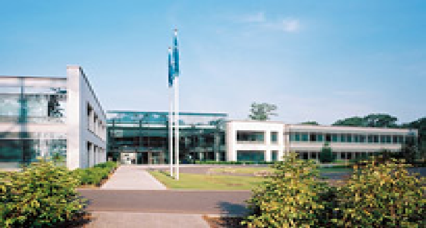 Rent office 3000 Hillswood Drive, Hillswood Business Park — photo 2