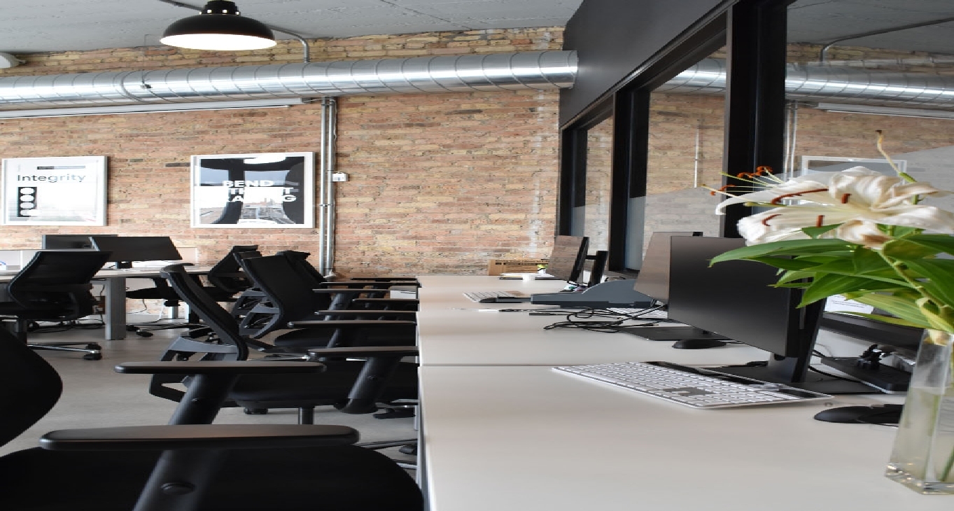 3033 N Clark St, 3033 N Clark St, Chicago, IL 60657 — office space for rent, photo 4