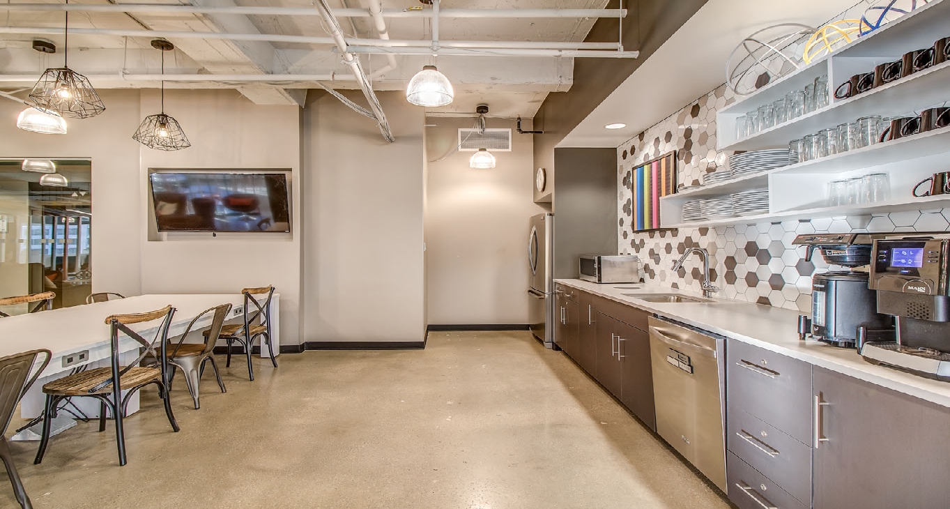 Sewa pejabat 330 5th Avenue SW, Suite 1800_2-2