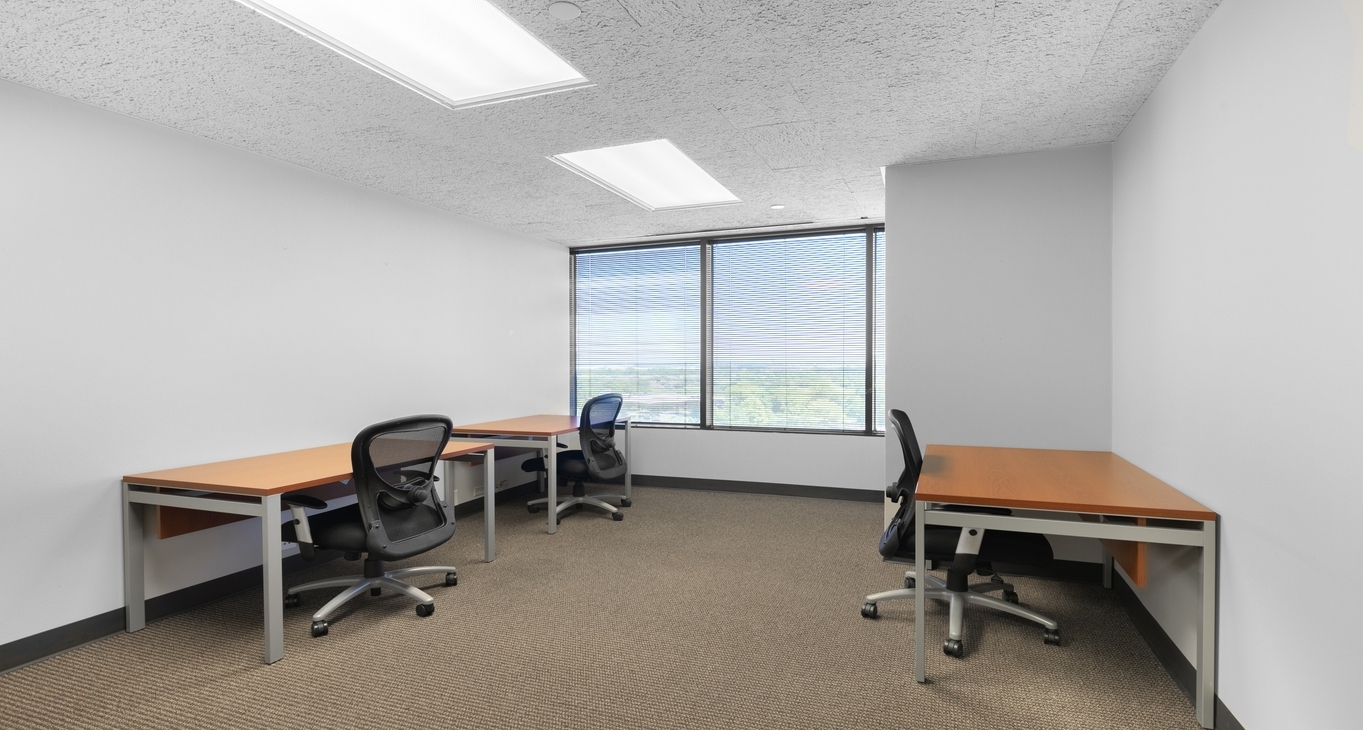 Business center 363 North Belt Rent office 363 North Belt — photo 2