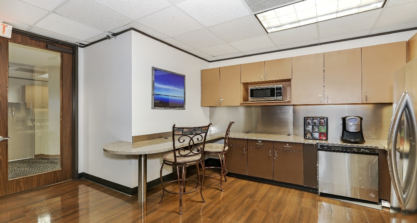 Business center 3730 Kirby Drive Rent office 3730 Kirby Drive — photo 11