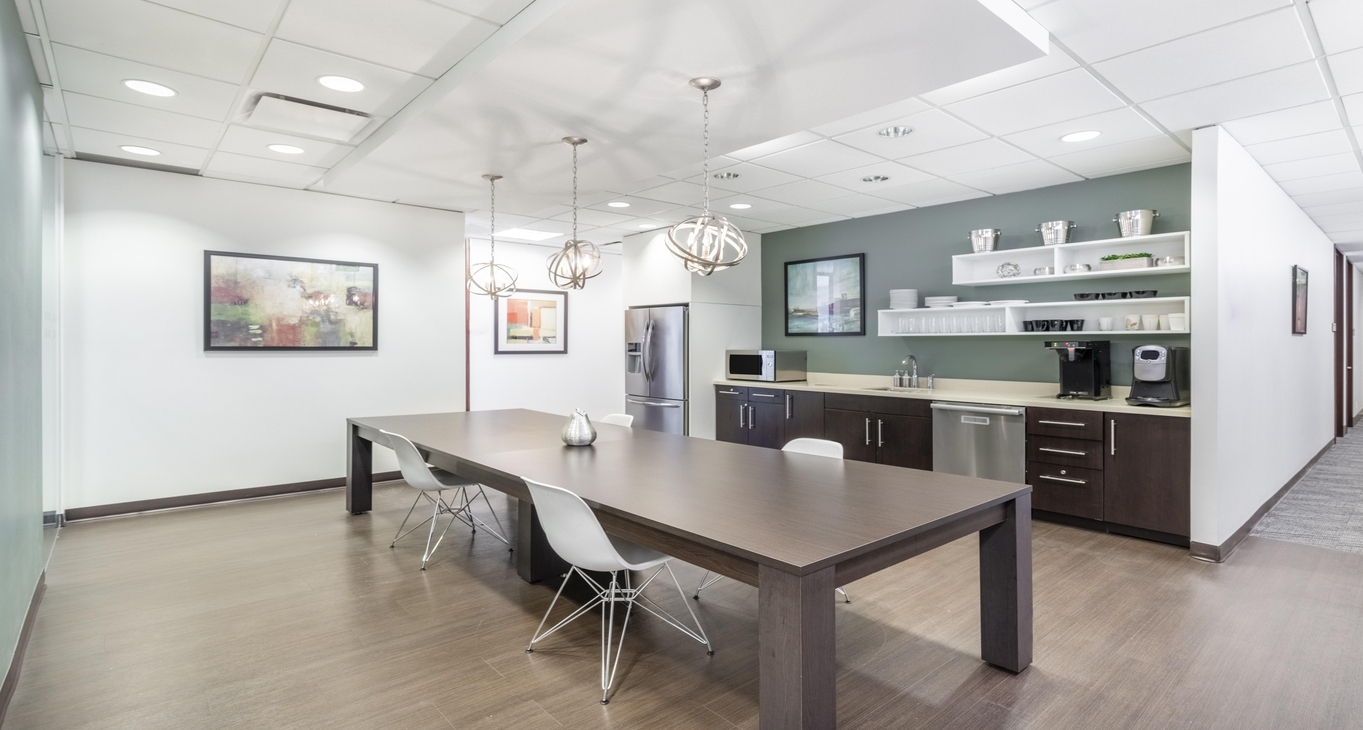 Rent office 401 Bay Street_4-4