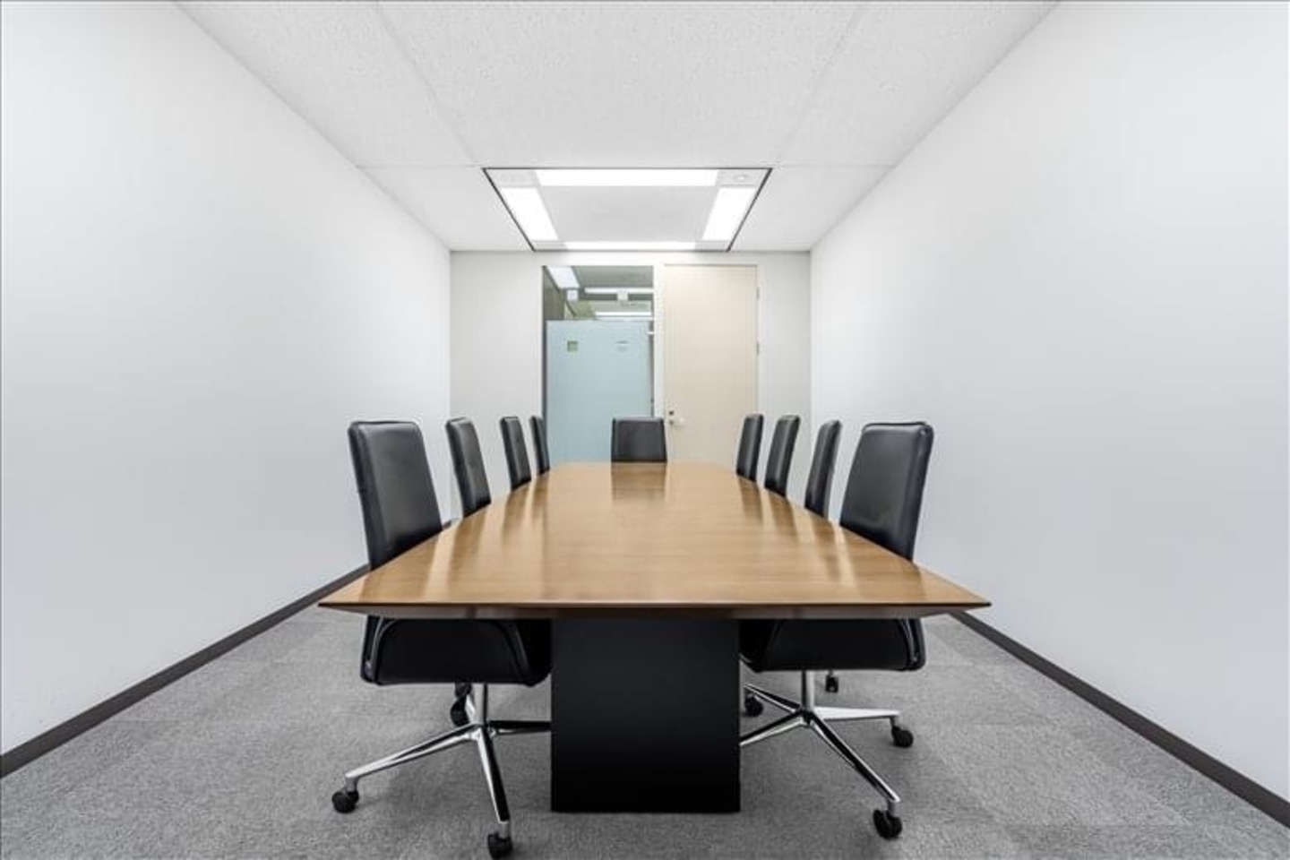 Kamiyacho metro — offices nearby
