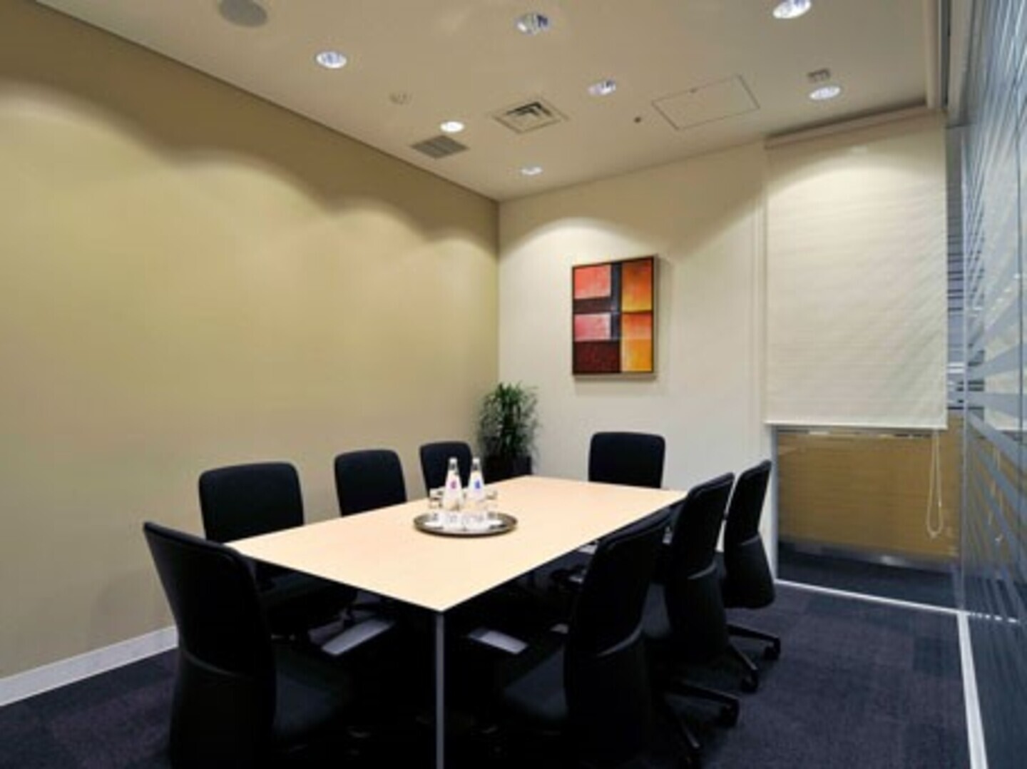 Rent office Yurakucho Ekimae Building — photo 1