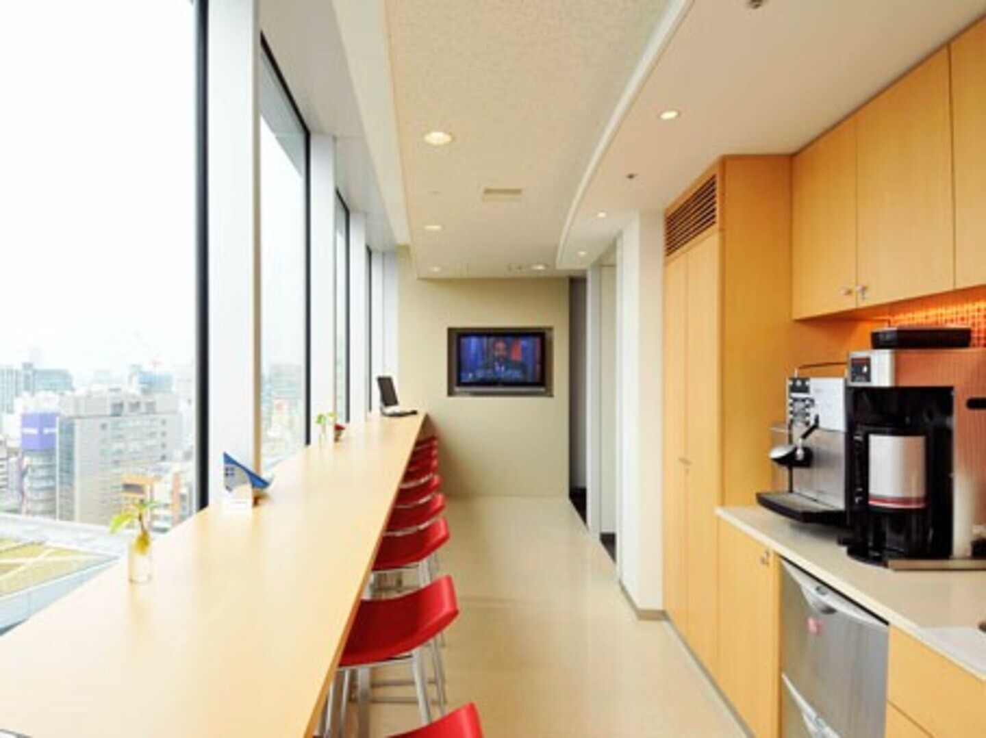 Rent office Yurakucho Ekimae Building — photo 3