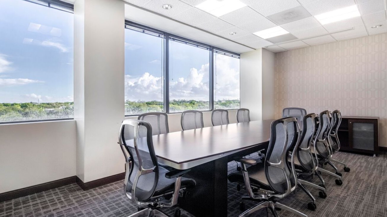 Rent office 7900 Oak Lane, Suite 400 — photo 6