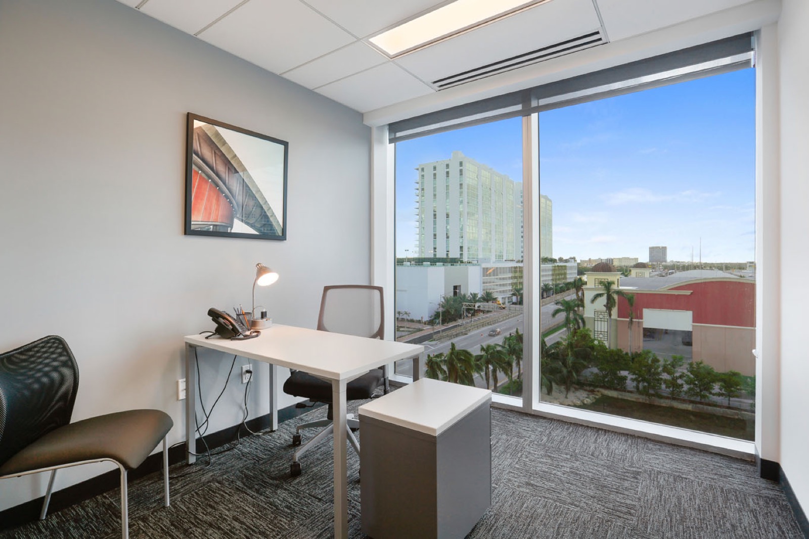 Business center 323 Sunny Isles Blvd Rent office 323 Sunny Isles Blvd — photo 4