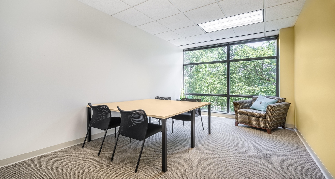 Business Center 4870 Sadler Road_5-5 Kantoor te huur 4870 Sadler Road_5-5