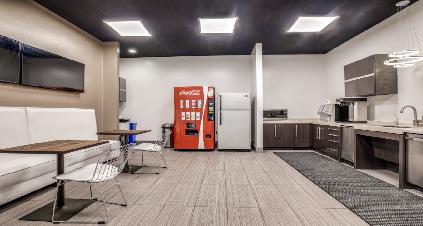 Business center 4925 Greenville Ave 4925 Greenville Ave — photo 4 of 8