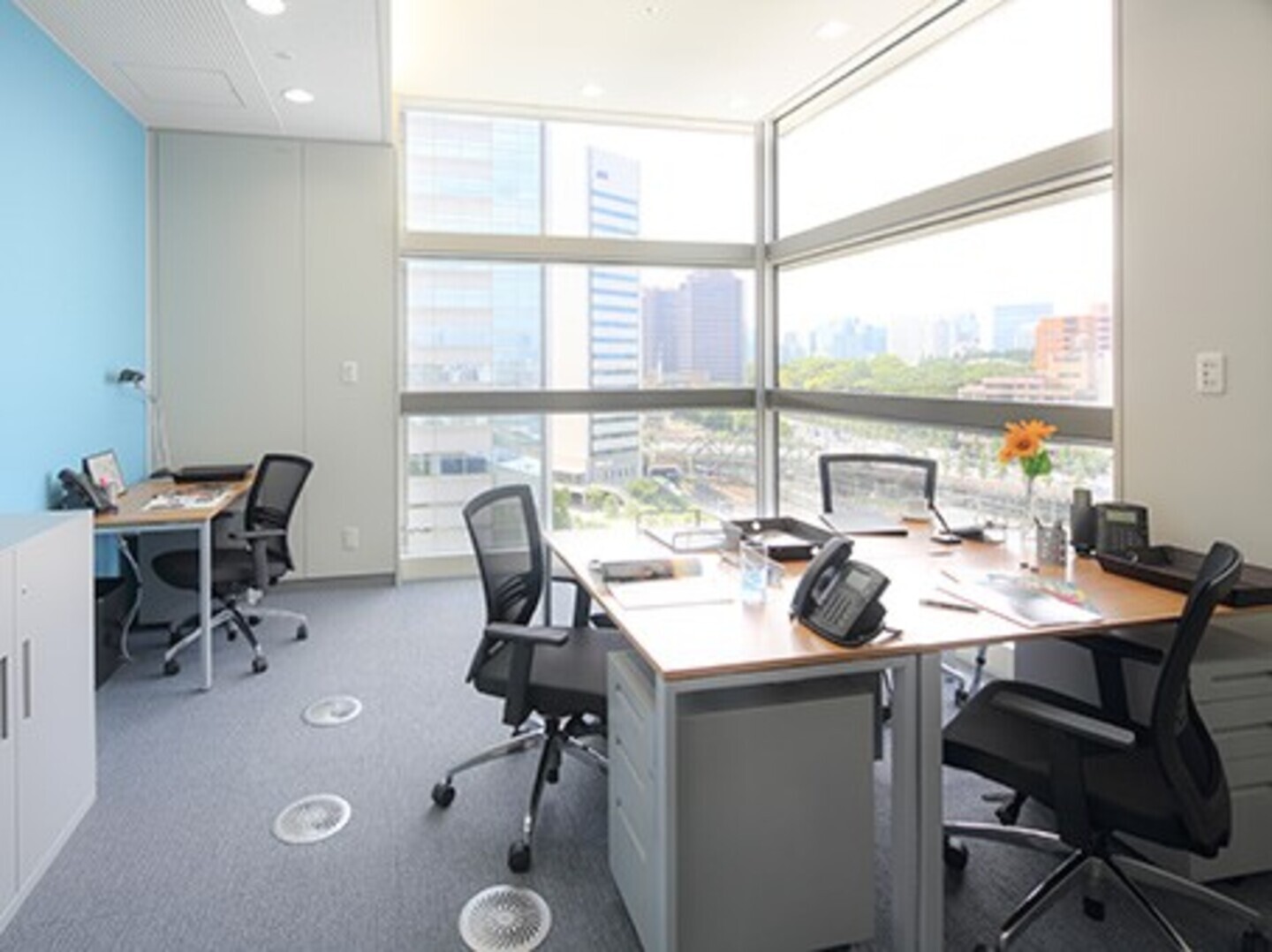 Rent office 2-16-4 Konan — photo 10