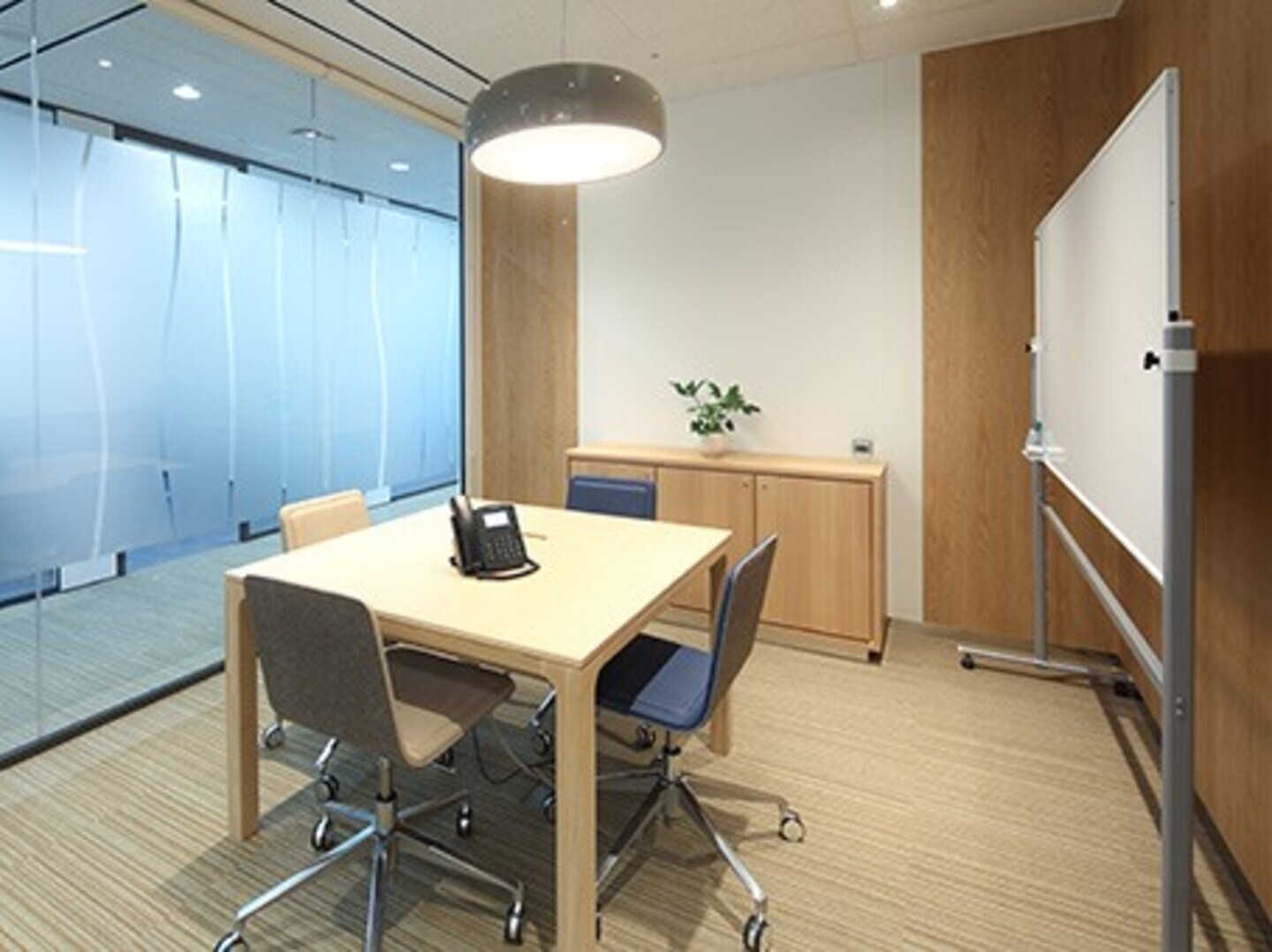 Rent office 2-16-4 Konan — photo 11