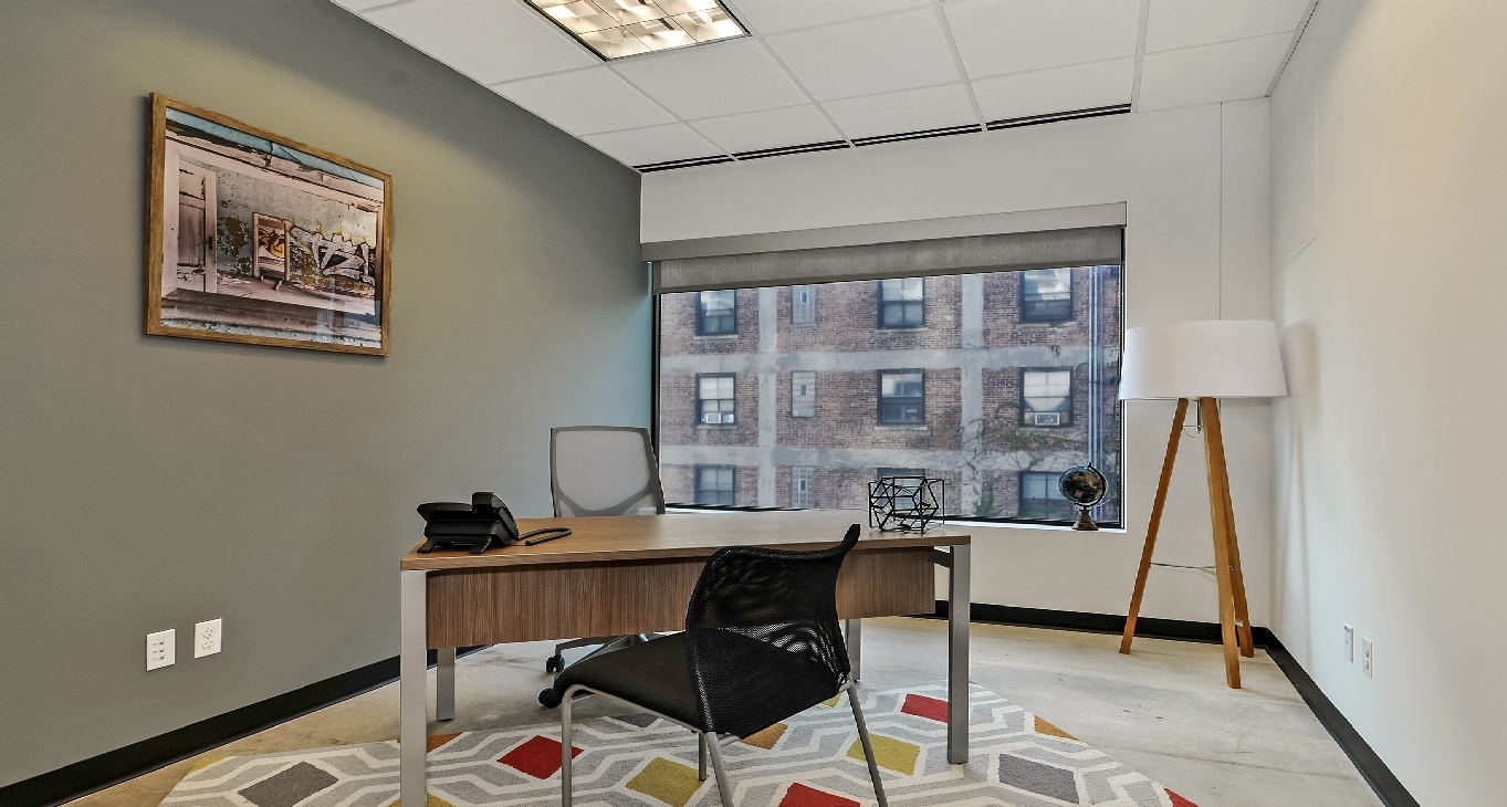 Rent office 5113 South Harper — photo 1