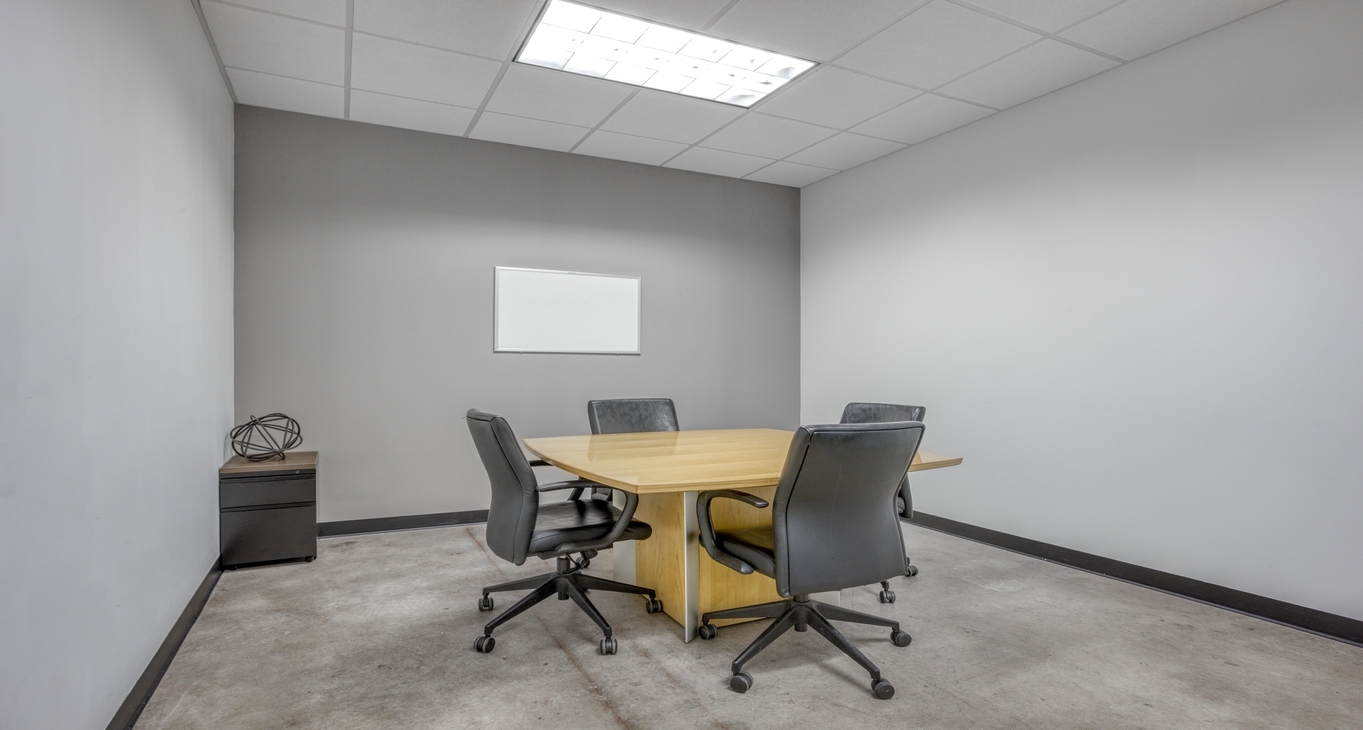 5113 South Harper Avenue, 5113 South Harper, Chicago, IL 60615 — office space for rent, photo 7