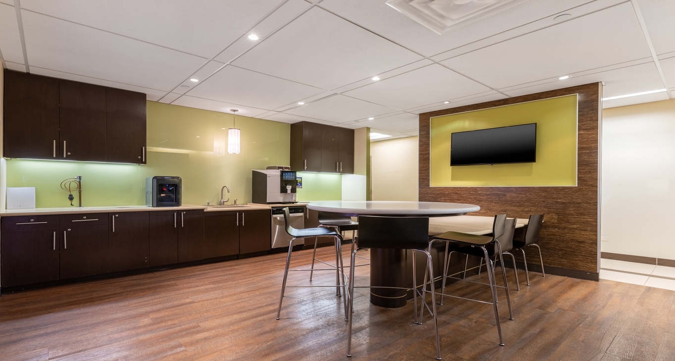 Rent office 600 Third Avenue — photo 4