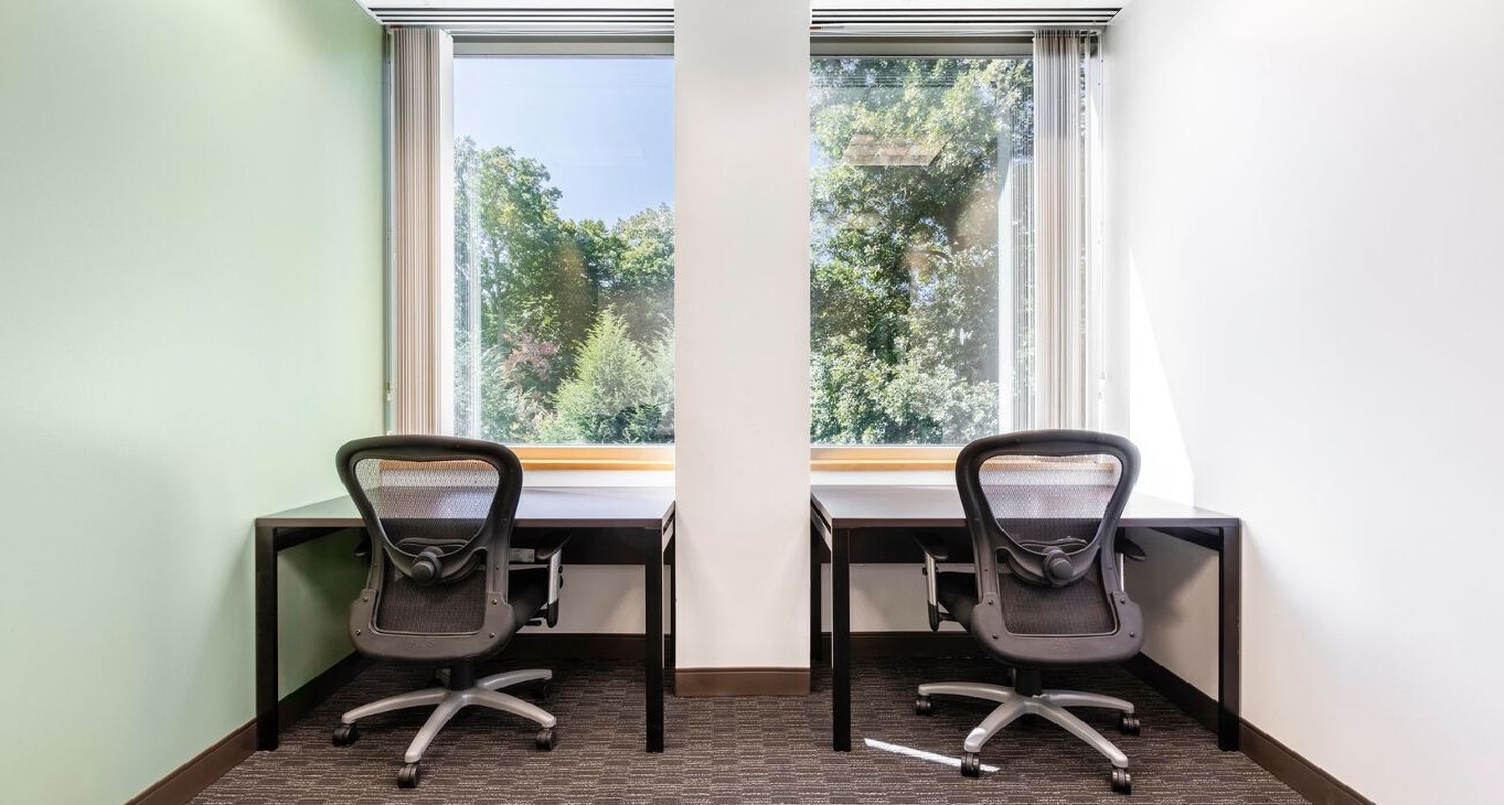 Business center 6047 Tyvola Glen Circle 6047 Tyvola Glen Circle — photo 4 of 8