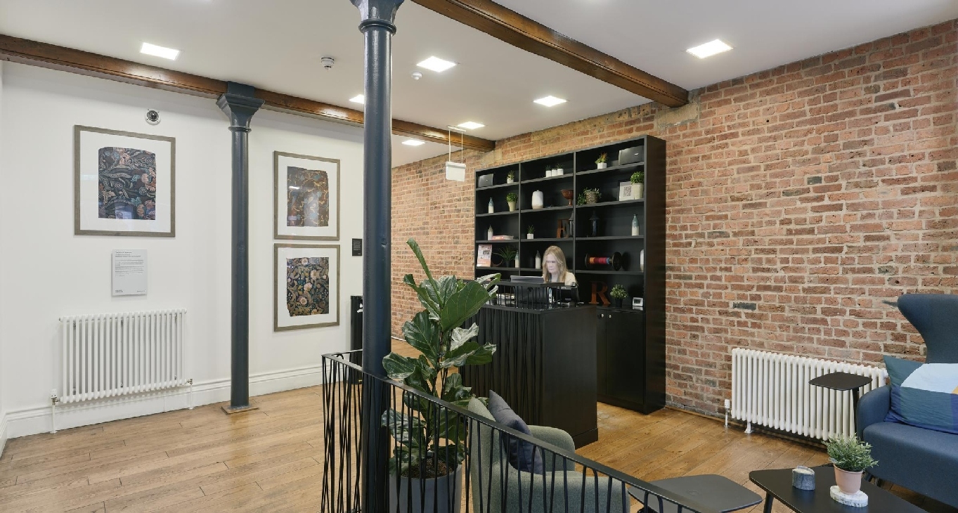 Rent office 61 Oxford Street — photo 1