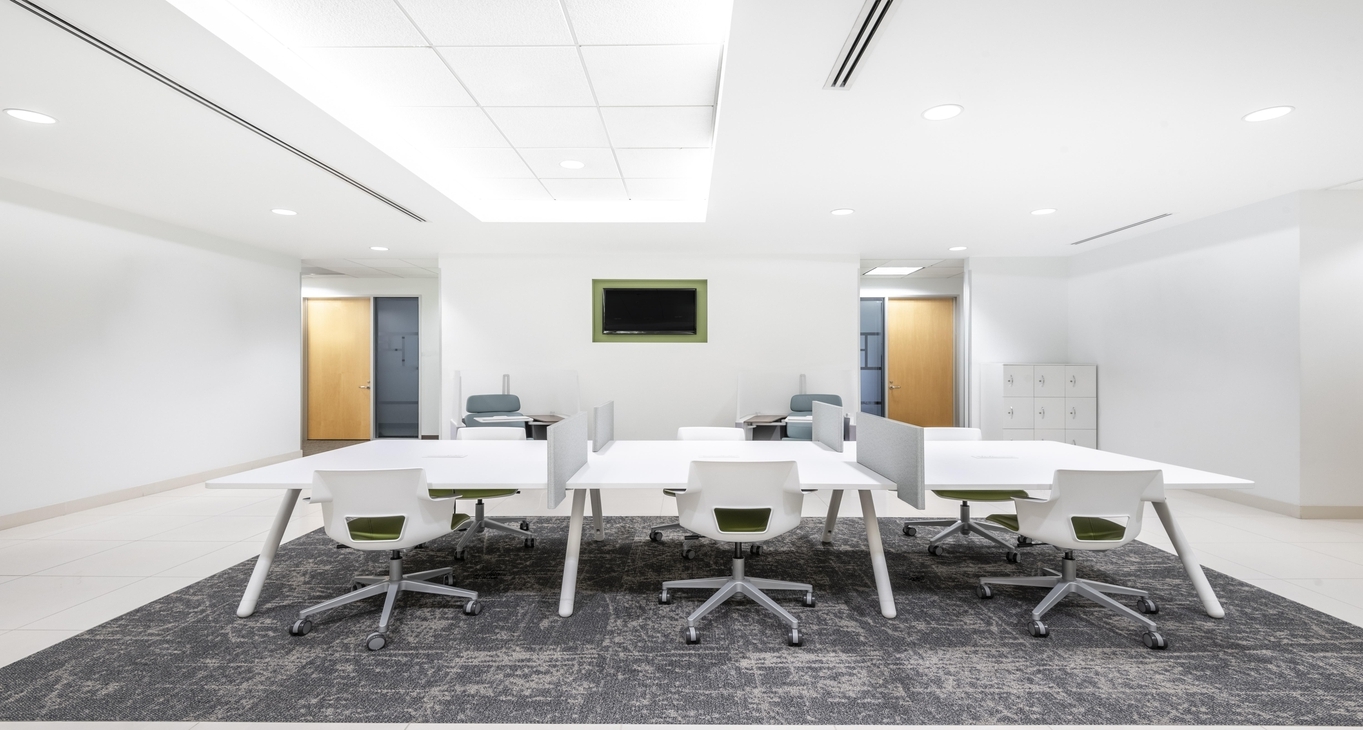 6303 Owensmouth Avenue, 6303 Owensmouth Avenue, Woodland Hills, CA 91367 — office space for rent, photo 1