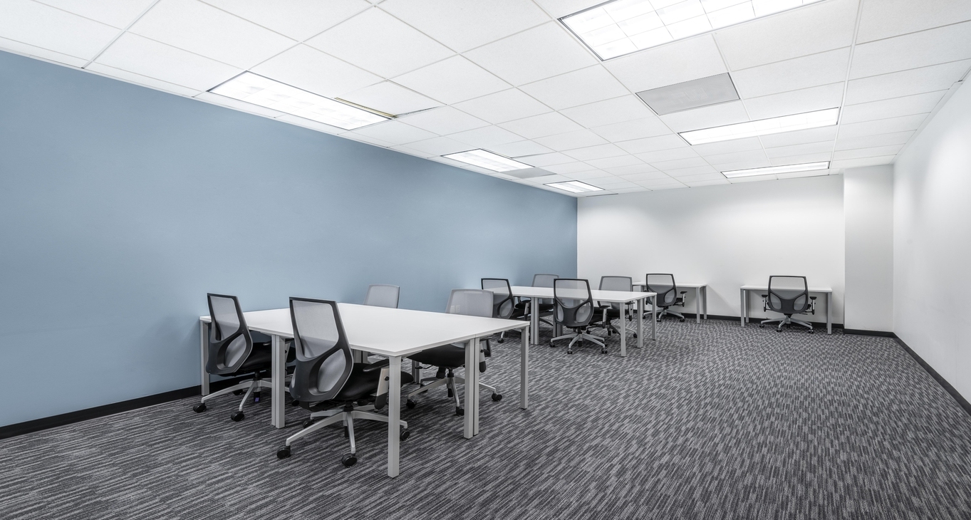 6303 Owensmouth Avenue, 6303 Owensmouth Avenue, Woodland Hills, CA 91367 — office space for rent, photo 3