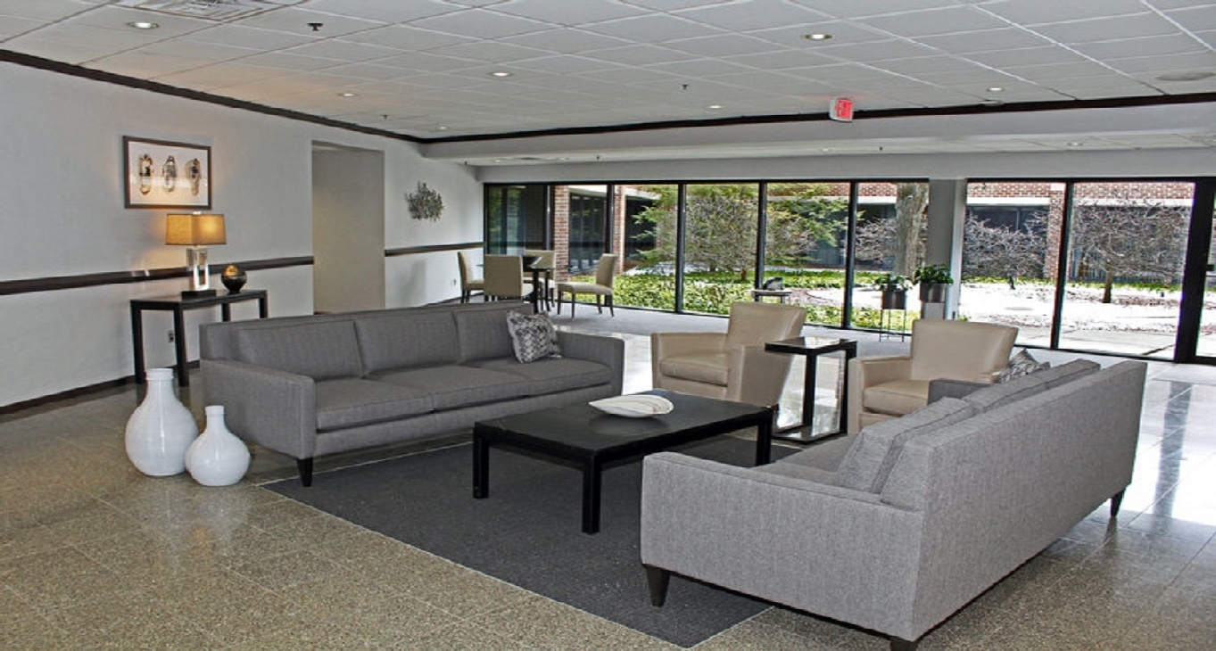 Kantoor te huur 7 West Square Lake Road Bloomfield Hills_1-1