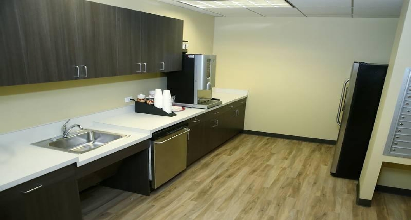 8745 W. Higgins Rd., Ste. 110, Chicago, Il, 8745 W. Higgins Rd., Ste. 110, Chicago, Il, Chicago, IL 60631 — office space for rent, photo 1