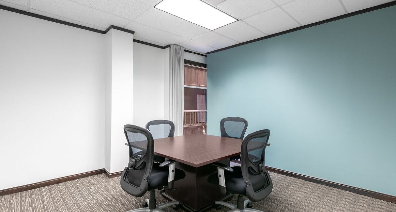 Rent office 950 Echo Lane, Suite 200 — photo 2