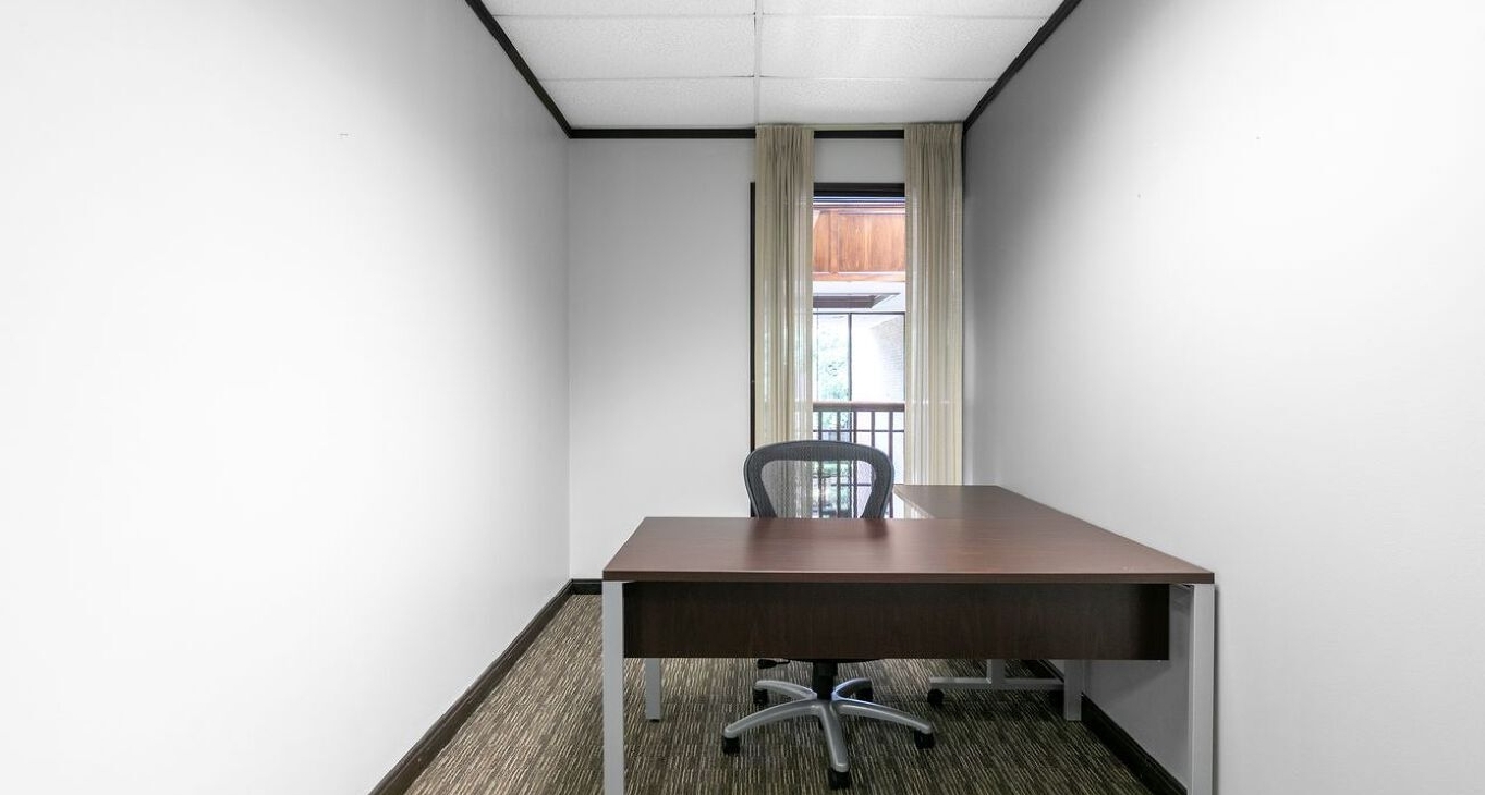 Rent office 950 Echo Lane, Suite 200 — photo 5