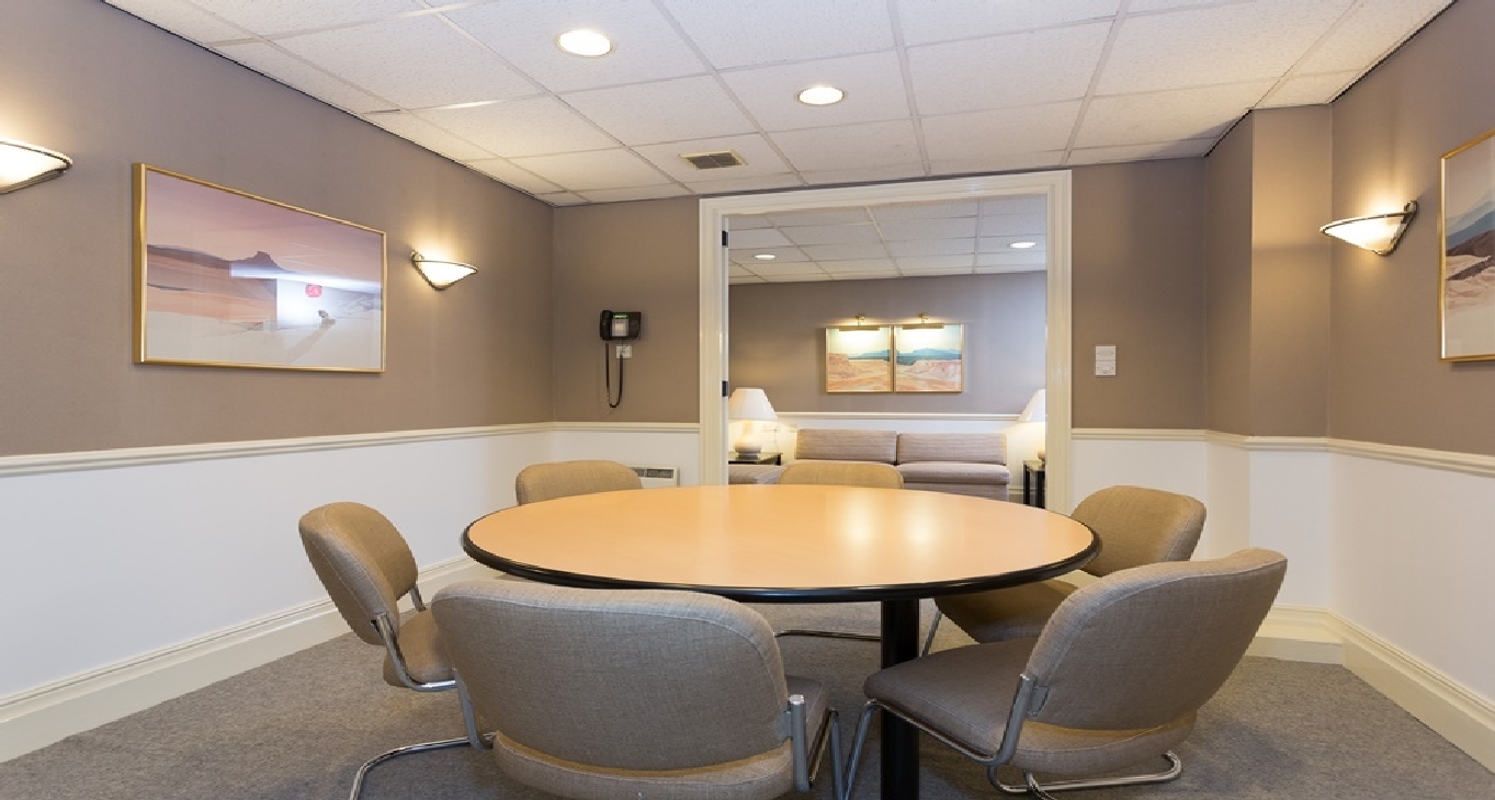 Rent office 96 Rosemount Viaduct — photo 3