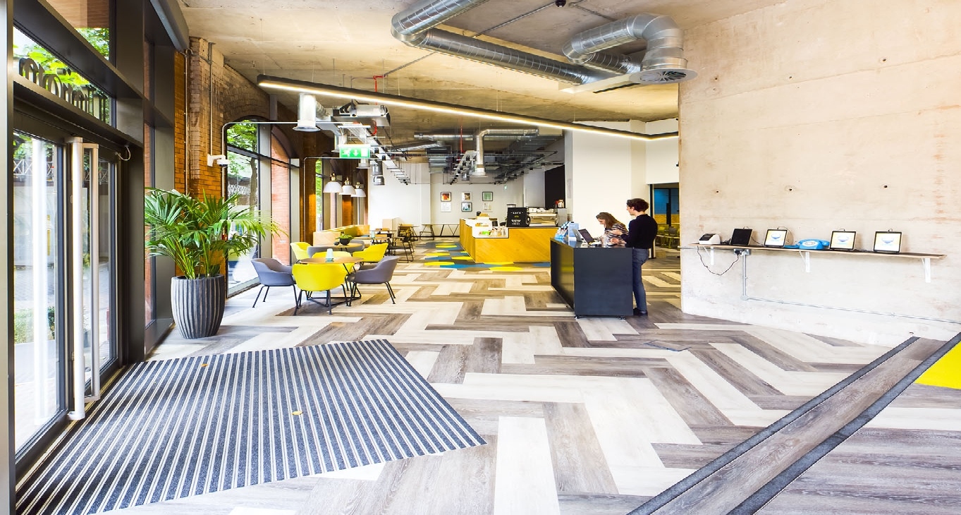 Rent office Albert Square — photo 2