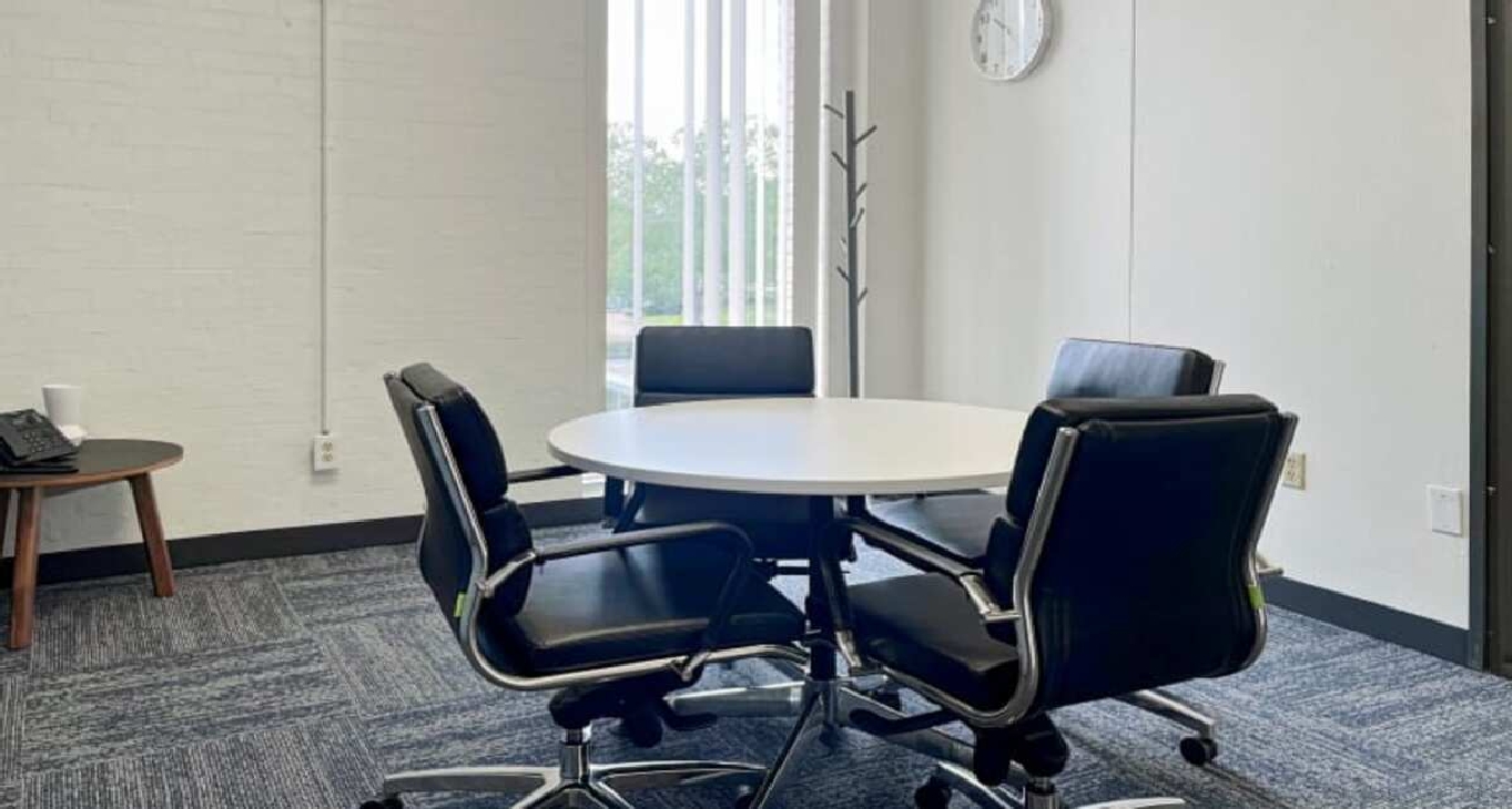 Atlas Building 16821 Buccaneer Lane, Atlas Building 16821 Buccaneer Lane, Houston, TX 77058 — office space for rent, photo 1