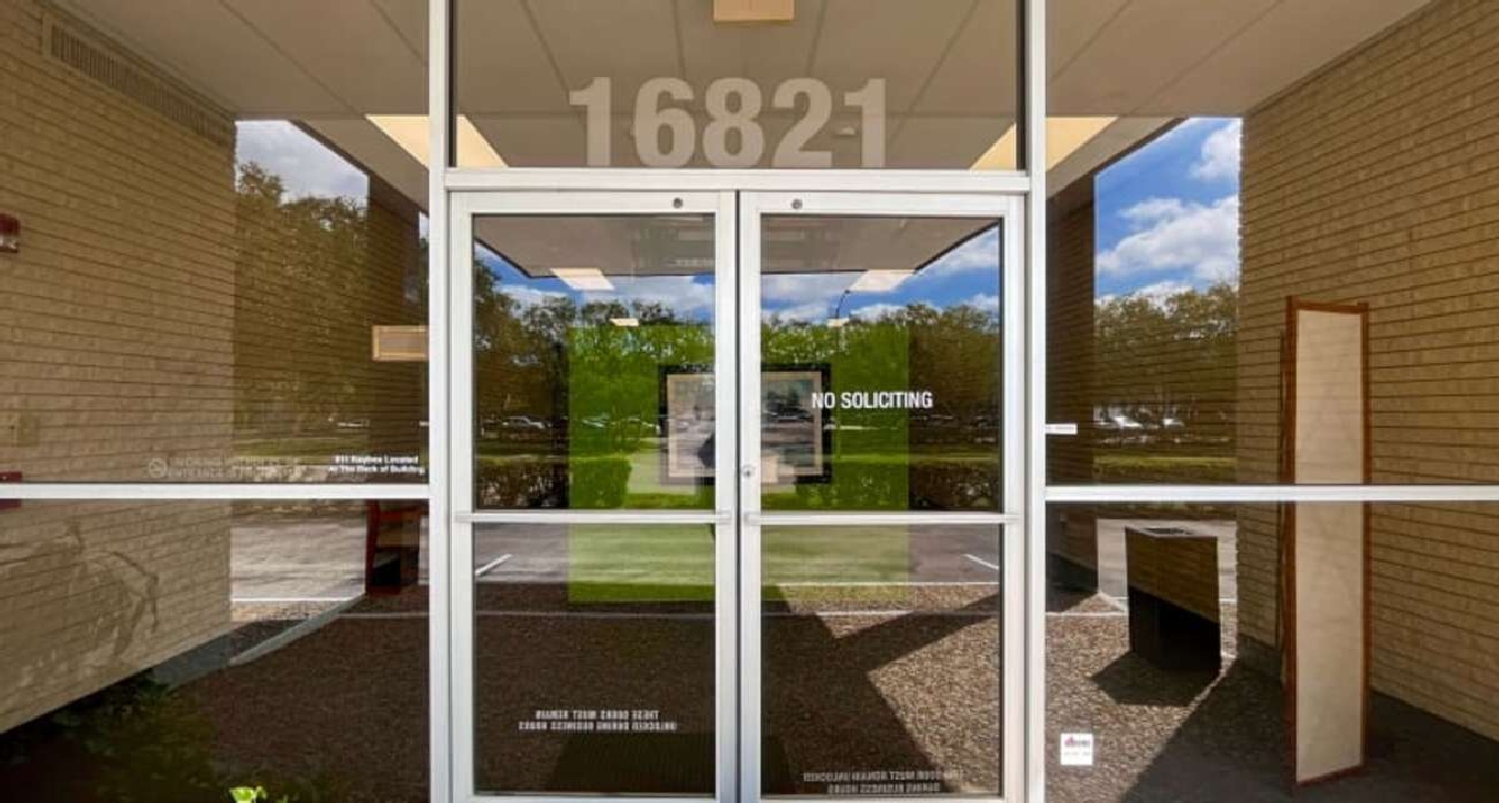 Atlas Building 16821 Buccaneer Lane, Atlas Building 16821 Buccaneer Lane, Houston, TX 77058 — office space for rent, photo 4