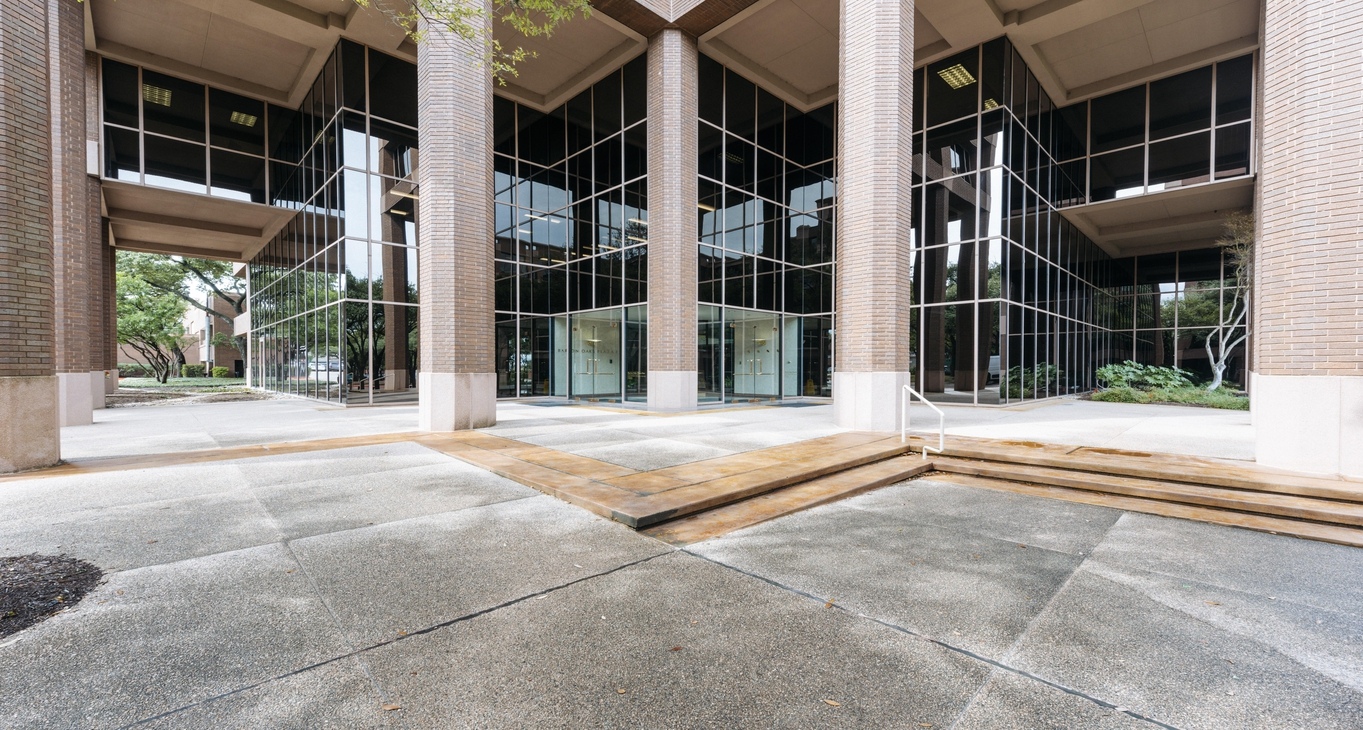 Rent office Barton Oaks Plaza — photo 9