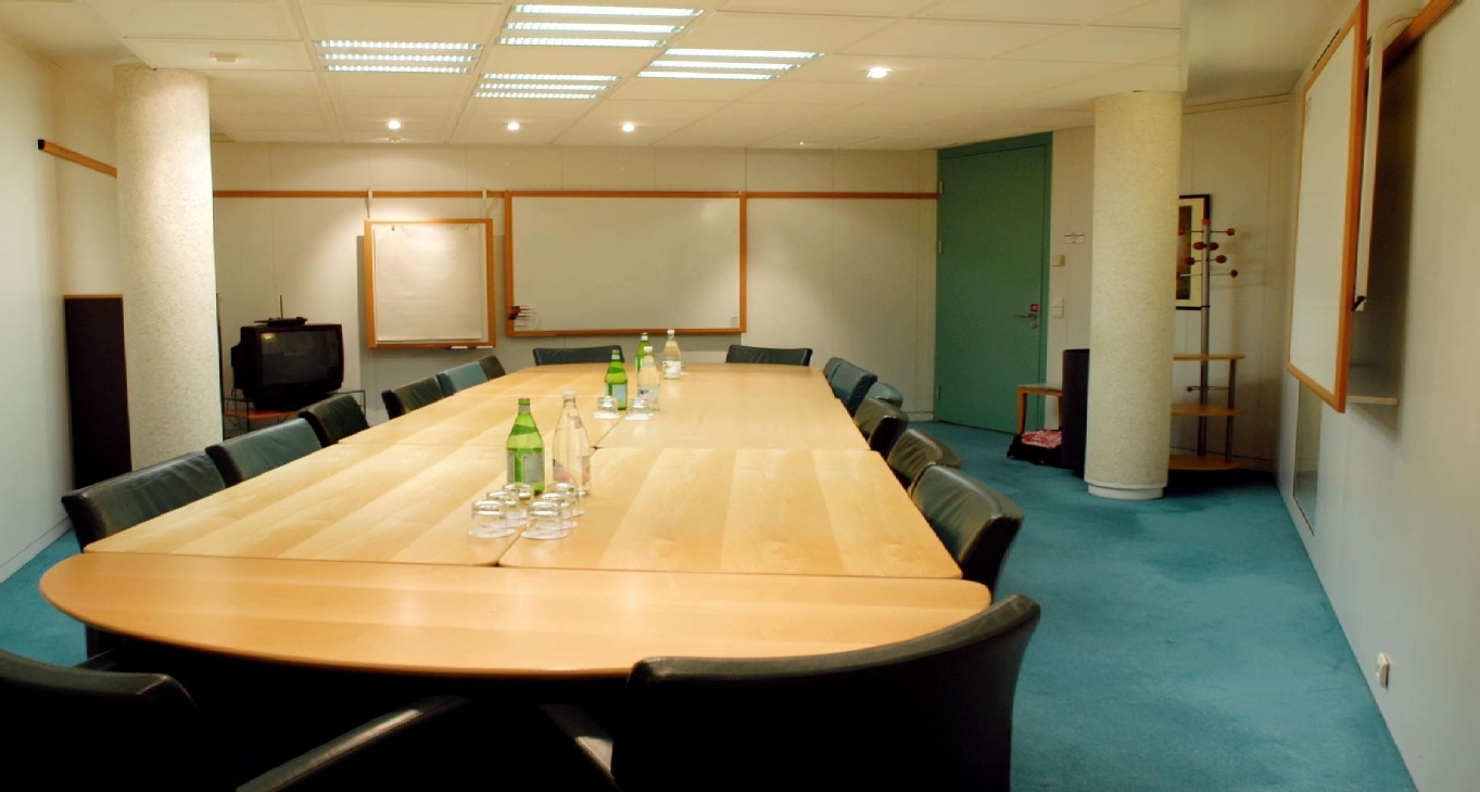 Rent office Belmont Industrial Estate — photo 3