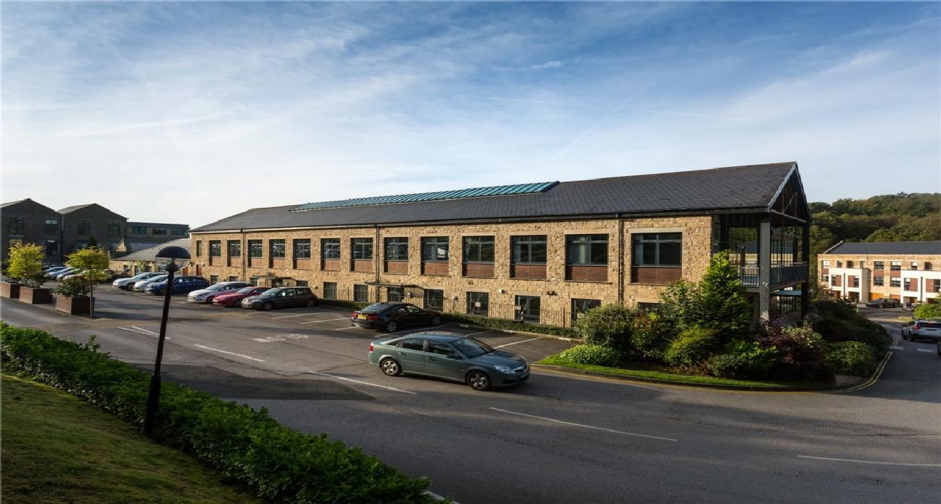 Rent office Blackburn Road, Egerton — photo 1