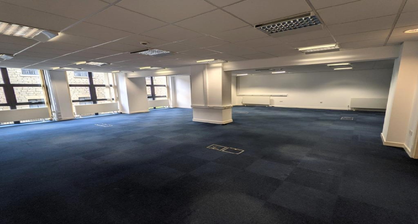 Rent office Blackburn Road, Egerton — photo 3