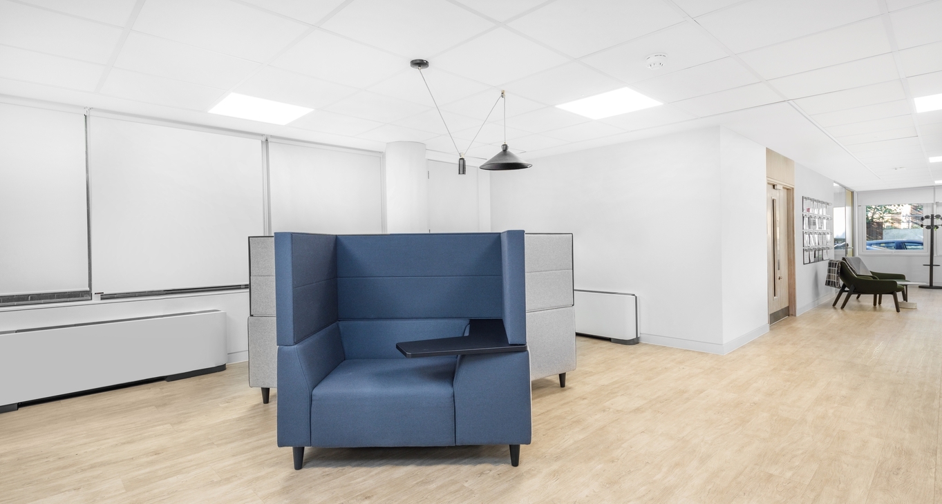 Bromley Town Centre — serviced offices & coworking in Bromley Rent office Bromley Town Centre — photo 2
