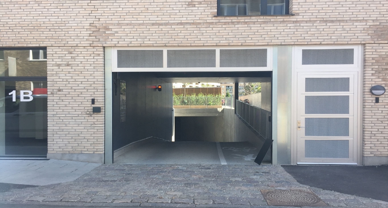 Skjolds Plads metro — offices nearby